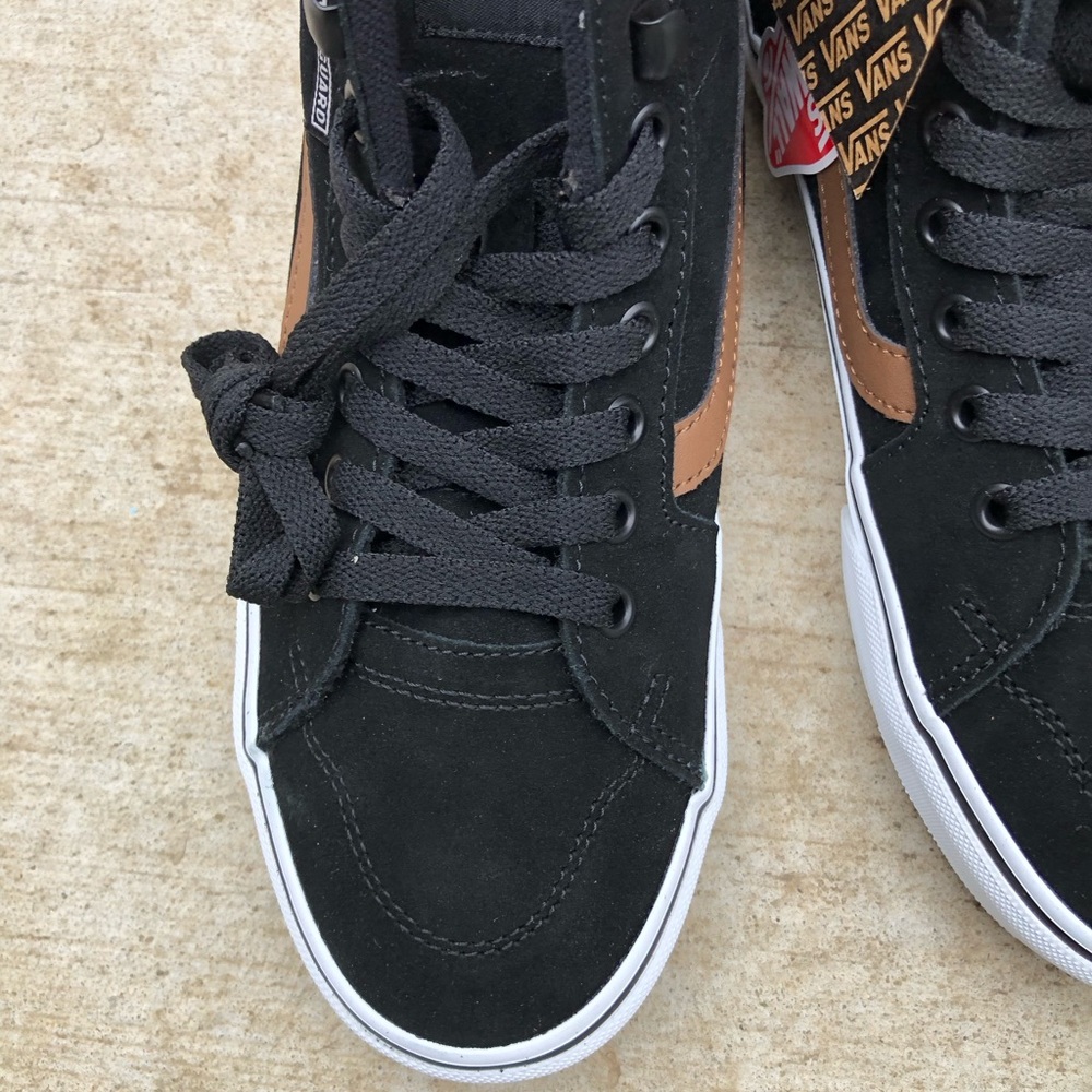 NWT NWB Vans Women size 8 fur black - Picture 8 of 14